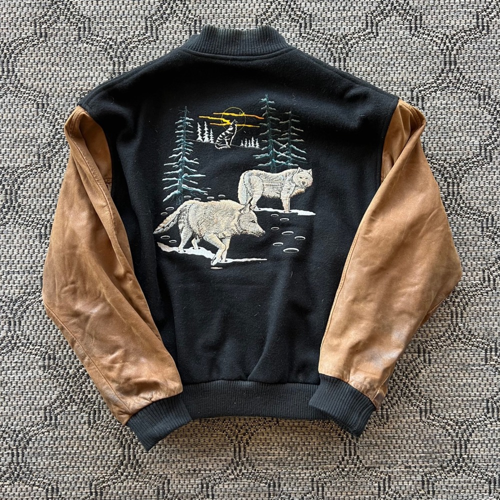 Vintage Varsity Jacket Mens Medium Black Tan Suede Wool Wolf Nature Outdoors - Picture 3 of 9
